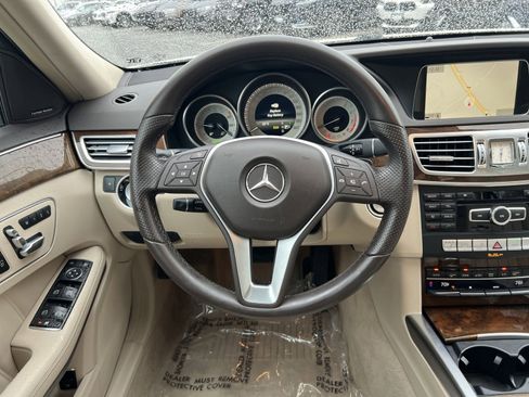 Used 2014 Mercedes-Benz E 350 4MATIC Sedan image 15
