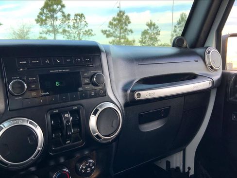 Used 2012 Jeep Wrangler Freedom Edition image 33