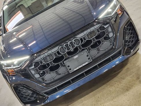 Used 2025 Audi Q8 Premium Plus image 19