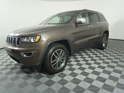 Used 2018 Jeep Grand Cherokee Limited w/ Trailer Tow Group IV RWD image 3