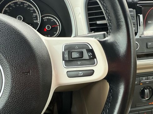 Used 2013 Volkswagen Beetle 2.5 image 23