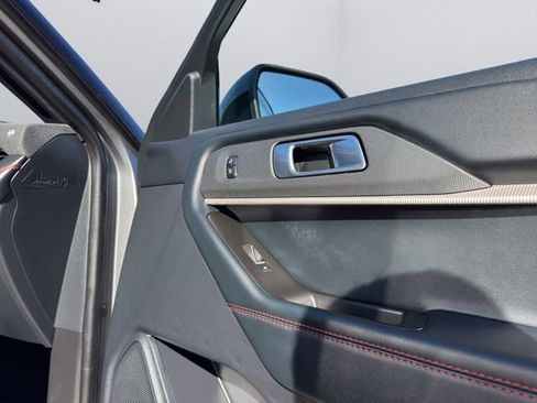 Used 2025 Ford Explorer ST-Line image 17