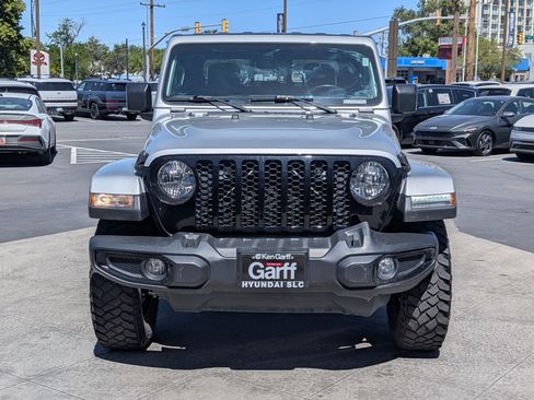 Used 2022 Jeep Gladiator Sport AWD/4WD image 11
