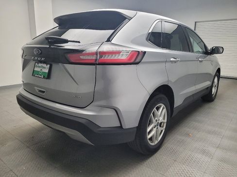 Used 2022 Ford Edge SEL image 9