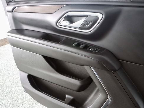 Used 2022 GMC Yukon XL SLE image 23