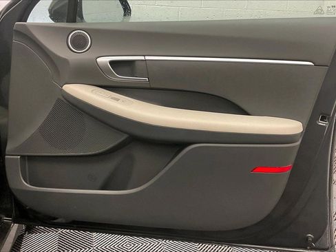 Certified 2025 Hyundai Sonata SE image 22