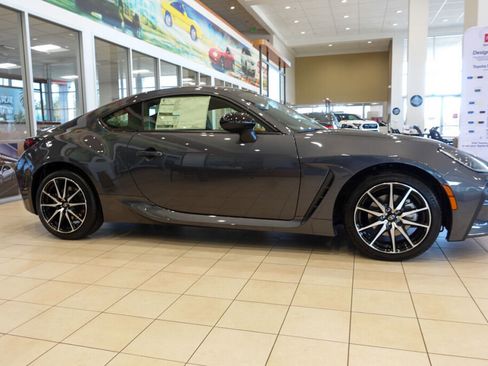 New 2025 Toyota GR86 image 2