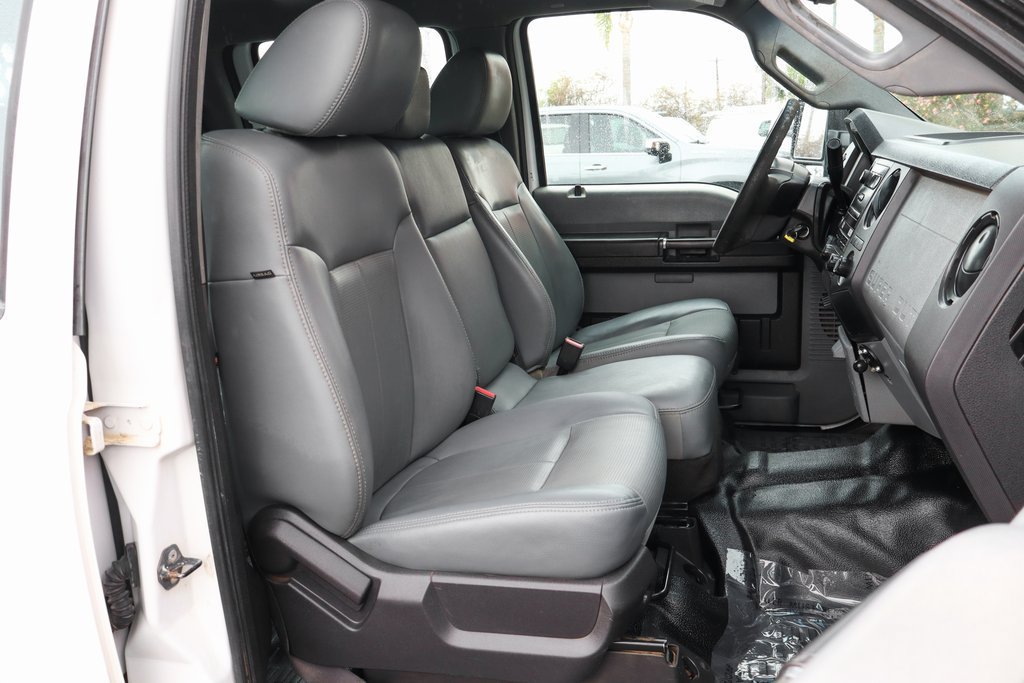 Used 2011 Ford F550 4x4 Crew Cab Super Duty w/ Payload Upgrade Pkg image 32