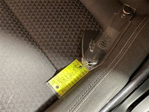 Used 2022 Chevrolet Bolt LT image 19