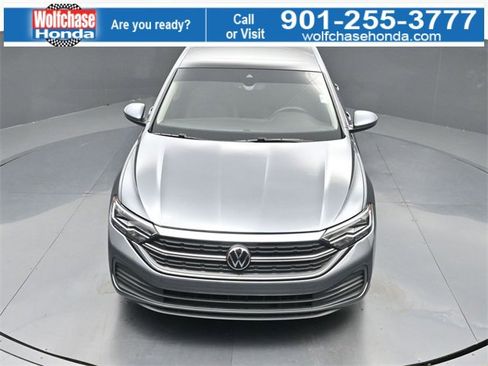 Used 2024 Volkswagen Jetta SE w/ Panoramic Sunroof Package image 29