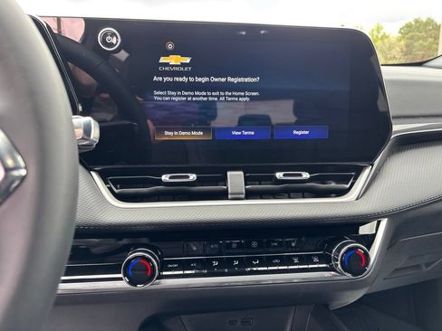 New 2026 Chevrolet Equinox LT w/ Convenience Package II FWD image 15