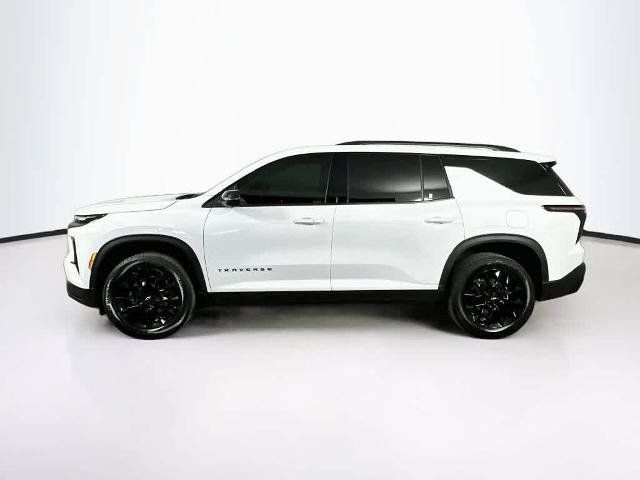 Used 2026 Chevrolet Traverse LT w/ Midnight/Sport Edition FWD image 3