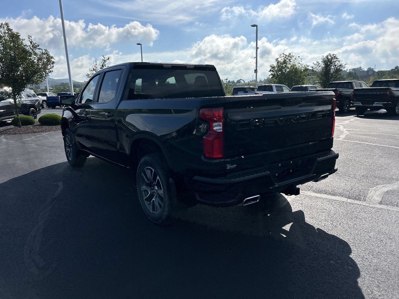 Used 2023 Chevrolet Silverado 1500 RST AWD/4WD image 5