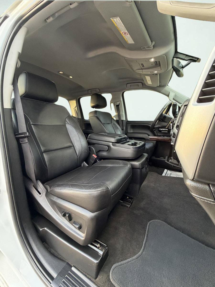 Used 2018 GMC Sierra 2500 SLT w/ Duramax Plus Package AWD/4WD image 26