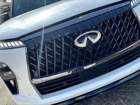 Certified 2026 INFINITI QX80 4WD w/ Sport Exterior Package image 42