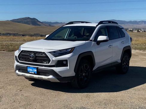 Used 2023 Toyota RAV4 Adventure image 4