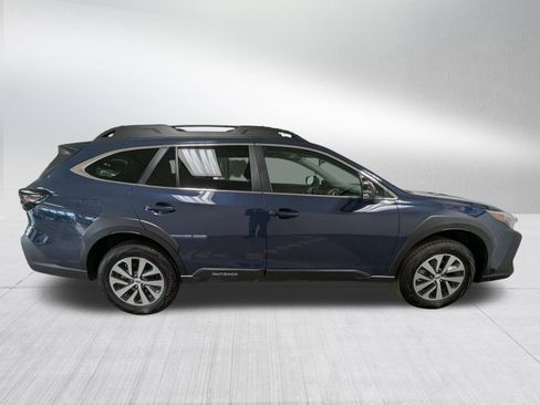 Used 2025 Subaru Outback Premium image 11