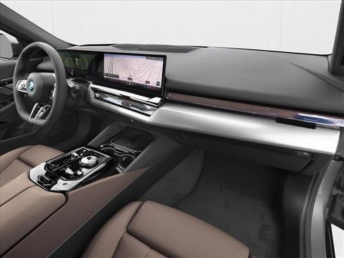 New 2027 BMW 550e xDrive w/ Premium Package AWD/4WD image 11