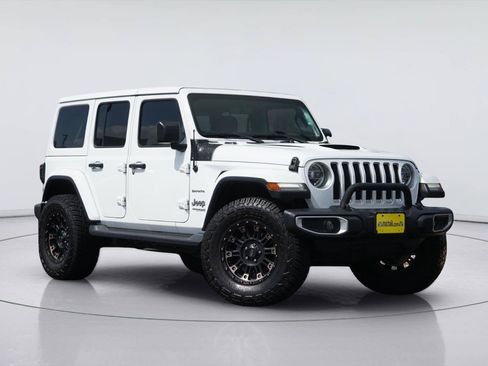 Used 2018 Jeep Wrangler Unlimited Sahara AWD/4WD image 2