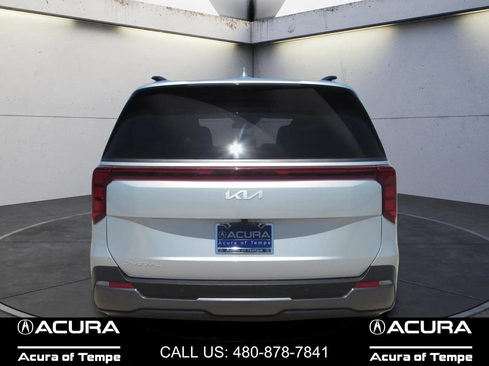 Used 2025 Kia Carnival SX w/ SX Dark Edition Package FWD image 7