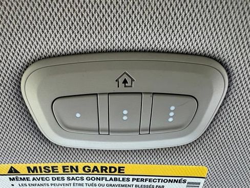 Used 2022 Chrysler Pacifica Touring-L FWD image 19