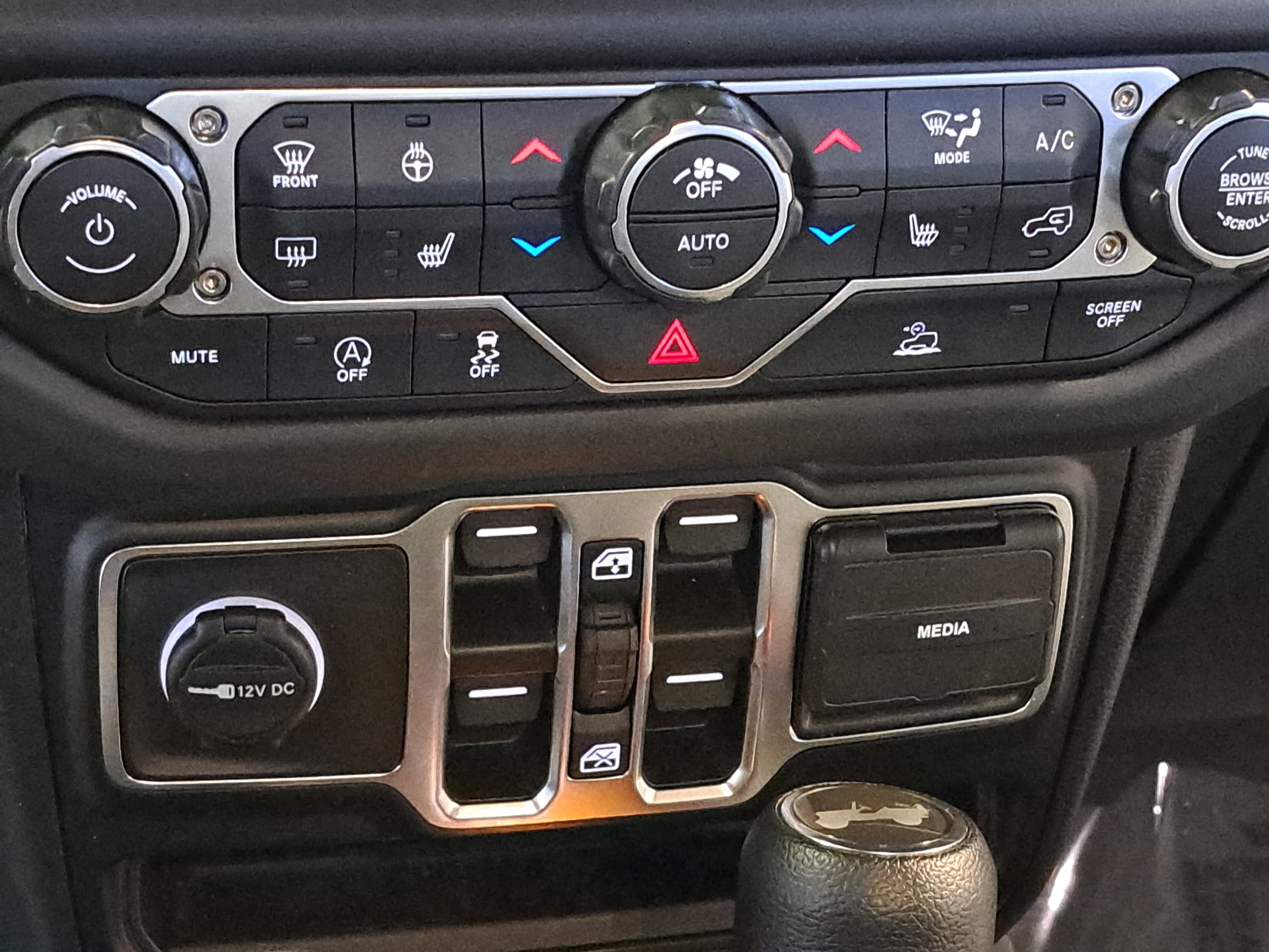 Used 2026 Jeep Wrangler Unlimited Sahara AWD/4WD image 21