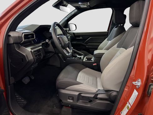 Used 2025 Toyota Tacoma TRD Off-Road image 13