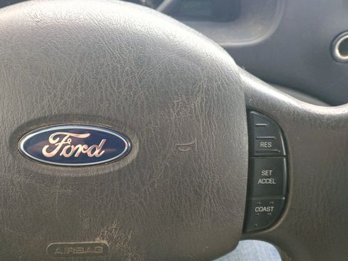 Used 2006 Ford E-350 and Econoline 350 Super Duty image 14