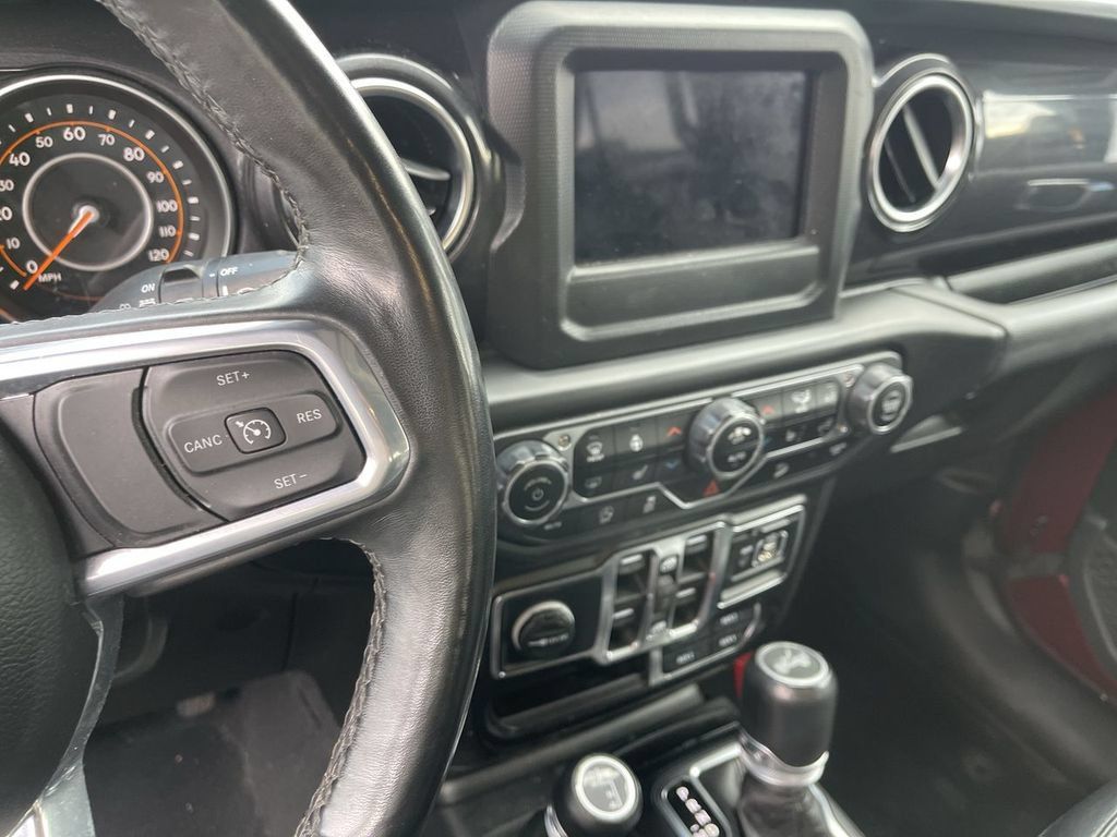 Used 2021 Jeep Wrangler Unlimited Sahara AWD/4WD image 7