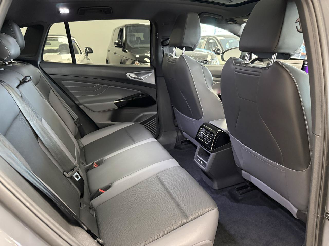 Used 2023 Volkswagen ID.4 Pro S RWD image 26