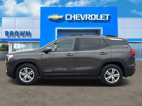 Used 2020 GMC Terrain SLE w/ Driver Convenience Package FWD image 5