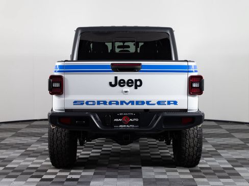 Used 2021 Jeep Gladiator Sport AWD/4WD image 6