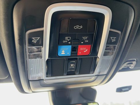Used 2025 RAM 1500 Big Horn AWD/4WD image 12