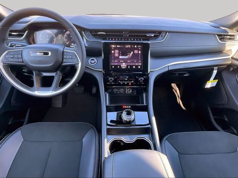New 2025 Jeep Grand Cherokee Altitude AWD/4WD image 5