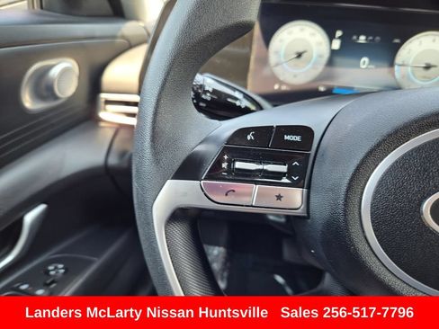 Used 2024 Hyundai Elantra SEL FWD image 25