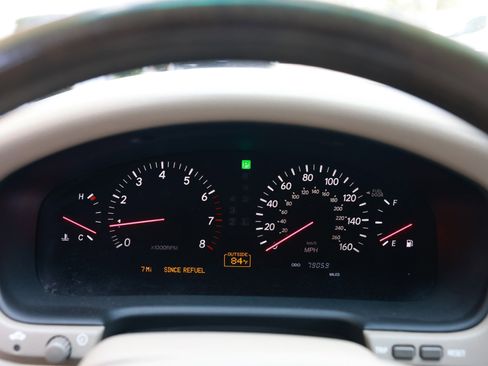 Used 2002 Lexus LS 430 image 34