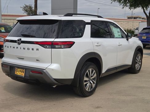 New 2026 Nissan Pathfinder SL FWD image 3