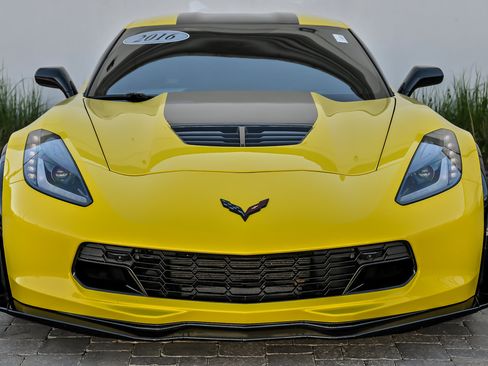 Used 2016 Chevrolet Corvette Z06 w/ 3LZ Preferred Equipment Group RWD image 4