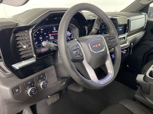 Used 2025 GMC Sierra 1500 Elevation image 11