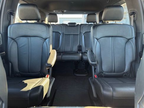 Certified 2024 Jeep Wagoneer Series III image 26