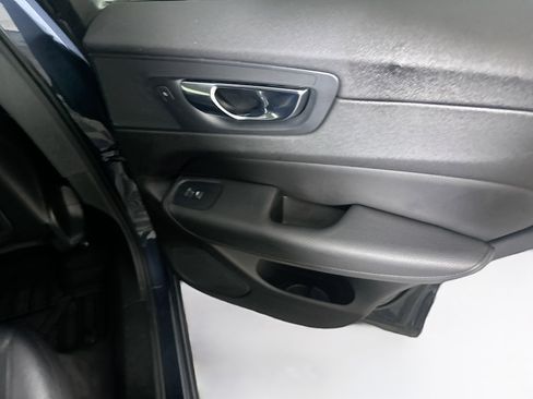 Used 2020 Volvo XC60 T5 Momentum image 29