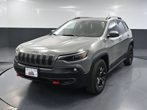 Used 2019 Jeep Cherokee Trailhawk w/ Comfort/Convenience Group AWD/4WD image 11