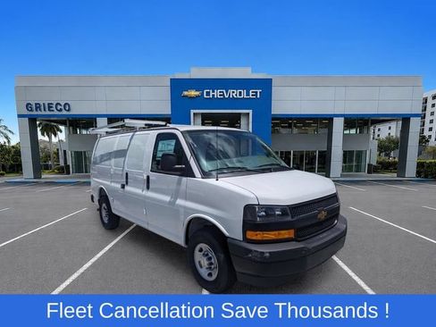 Used 2025 Chevrolet Express 2500 w/ Driver Convenience Package RWD image 2