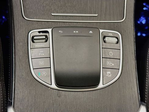 Used 2021 Mercedes-Benz GLC 300 image 25
