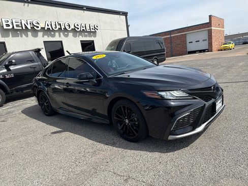 Used 2022 Toyota Camry XSE FWD image 4