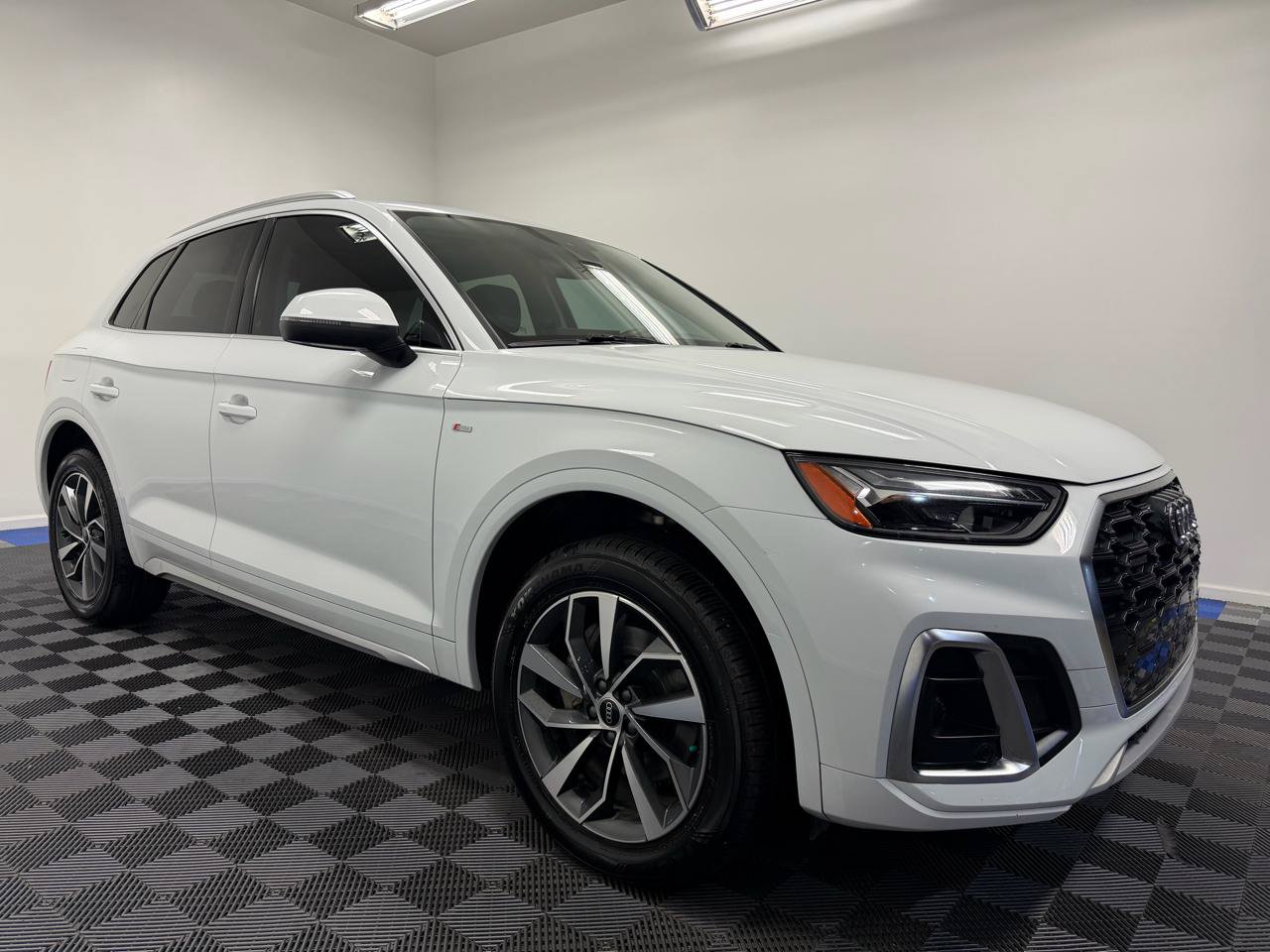 Used 2023 Audi Q5 2.0T Premium Plus AWD/4WD image 1