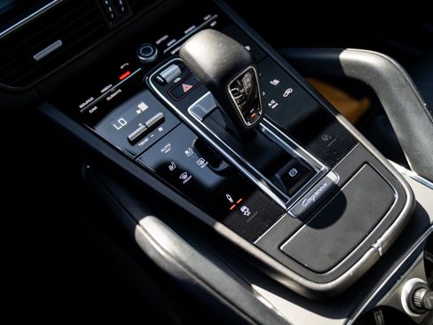 Used 2020 Porsche Cayenne Turbo image 24