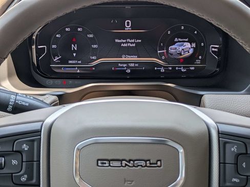 Used 2023 GMC Yukon Denali AWD/4WD image 30