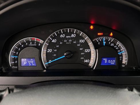 Used 2014 Toyota Camry SE w/ Leather Package image 18