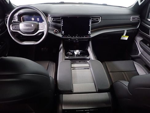 New 2026 Jeep Grand Wagoneer L 4WD image 36